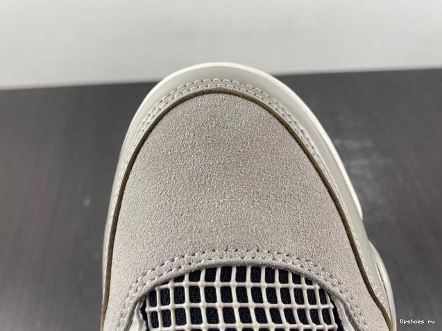 4  Jordan AQ9129-001 Moments Retro  Frozen 0822